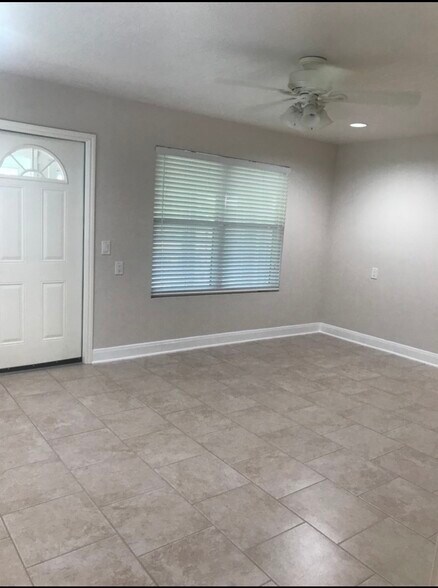Building Photo - 2658 Rim Oak