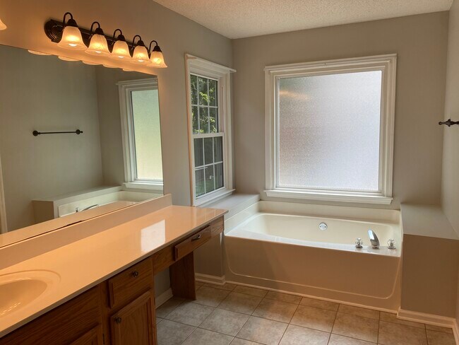 Building Photo - 2982 Edenberry Ln NW