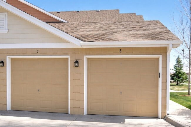 Building Photo - 4605 Hahns Peak Dr