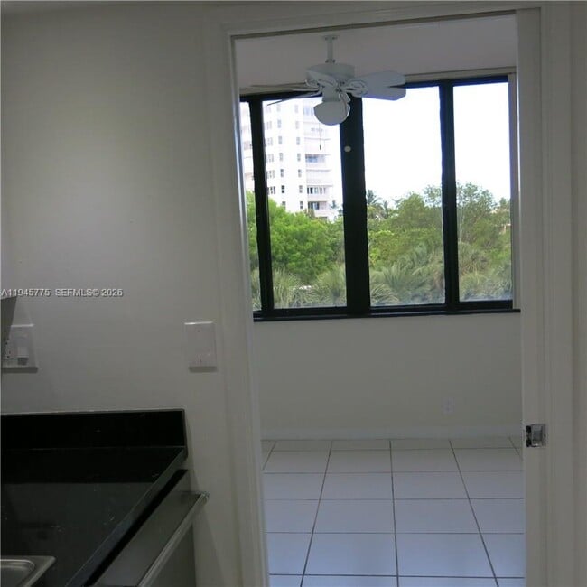 Building Photo - 251 Crandon Blvd