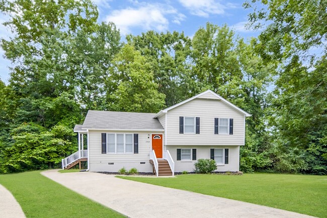 Building Photo - 2908 Buckthorne Ct