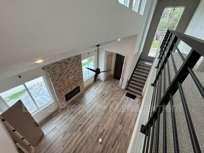 Building Photo - 722 Ellwood Ave