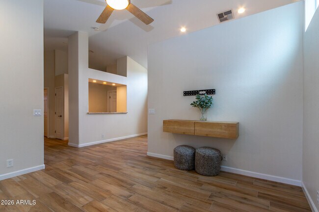 Building Photo - 3226 E Wahalla Ln