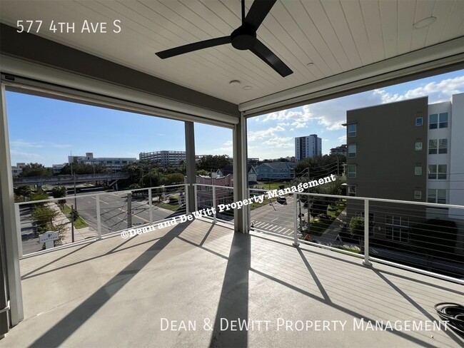 Building Photo - Luxury Townhome in Downtown St Pete - For ...