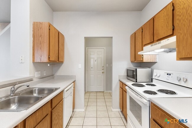 Building Photo - 832 Sagewood Trail