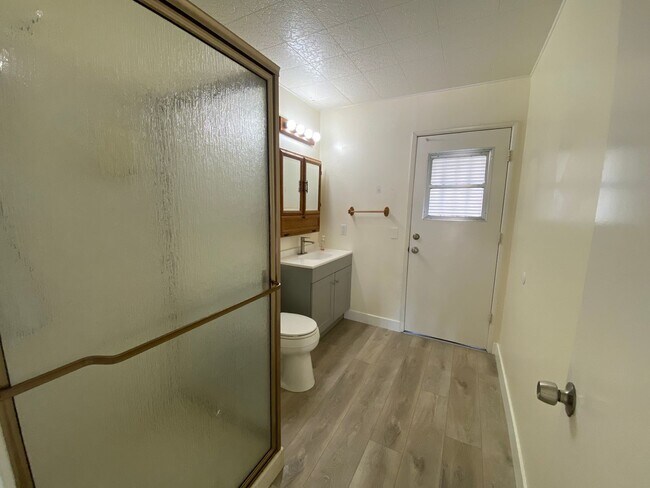 Building Photo - Spacious Hacienda Heights Home with a Pool