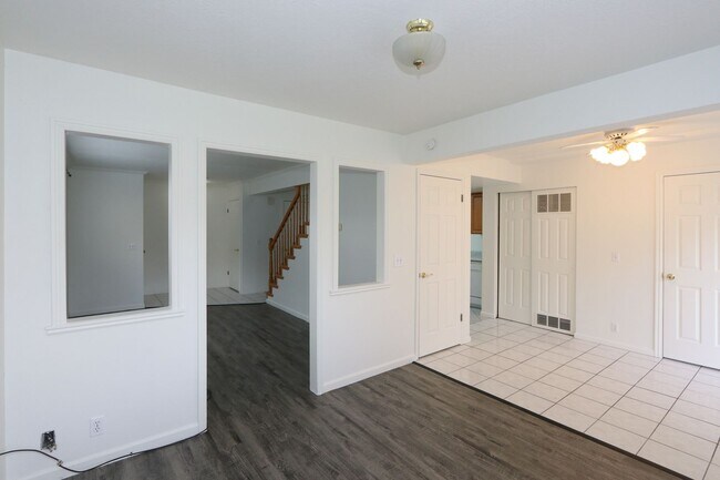 Building Photo - 7831cd - Bickmore, D.