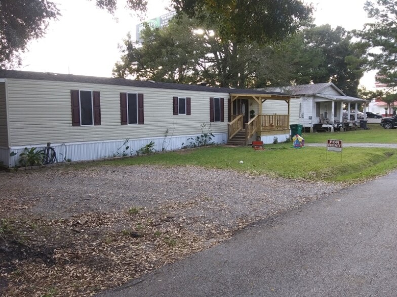 Primary Photo - 111 Regal Dr