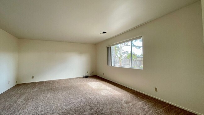 Building Photo - 822 Santa Maria Ave