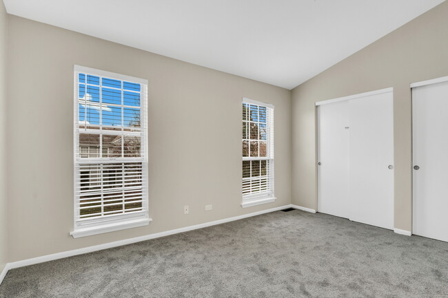 Building Photo - 1625 Woodcrest Cir