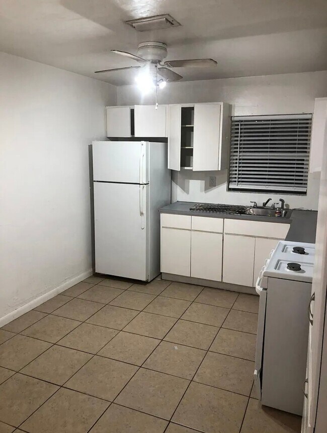 Building Photo - 11413 SW 150th Dr