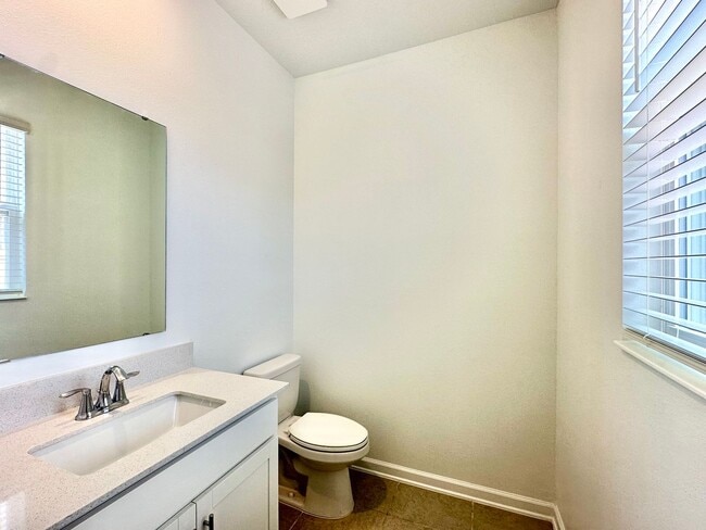 Building Photo - Modern Comfort Meets Community Living in K...