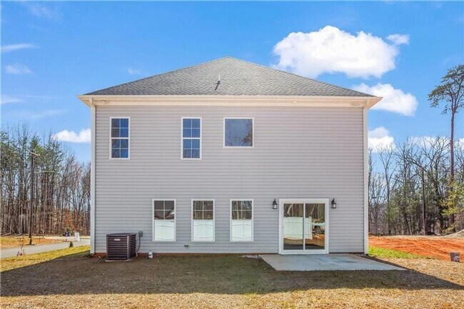 Building Photo - Luxurious Living In Sought After Sherwood ...