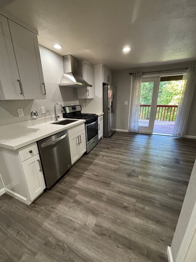 Building Photo - TRA3106