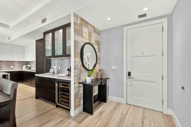Building Photo - 155 E Boca Raton Rd