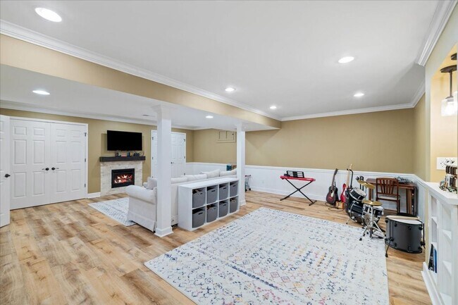 Building Photo - Spacious Home with Fenced Yard Exclusive A...