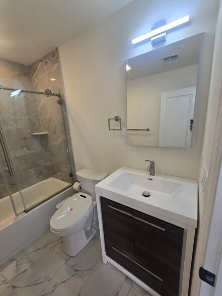 Building Photo - 32 North Ave