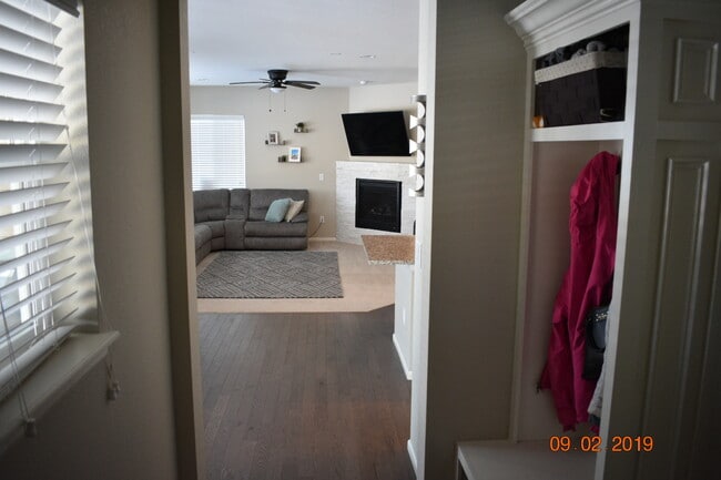 Building Photo - 19925 W 93rd Ave