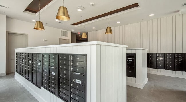 Building Photo - 1301 Leah Ave