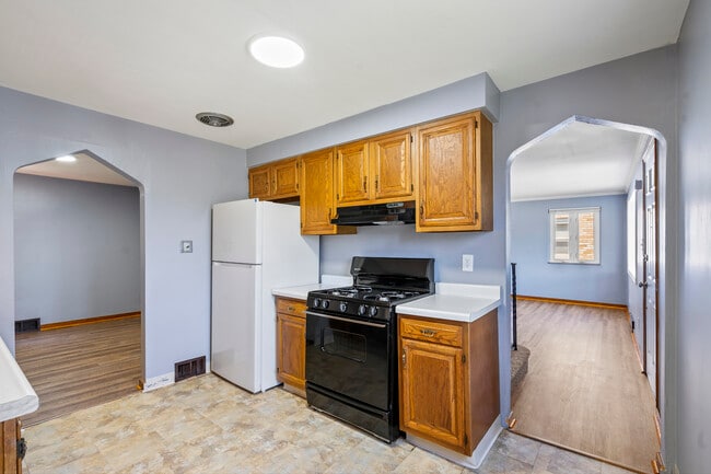 Building Photo - 219 Carmella Dr