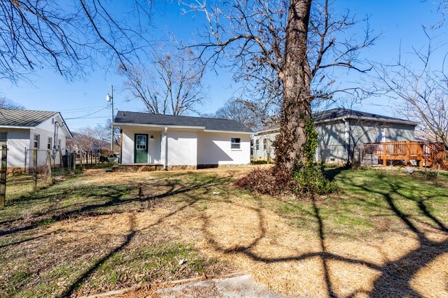 Building Photo - 3312 Tarlton Ave