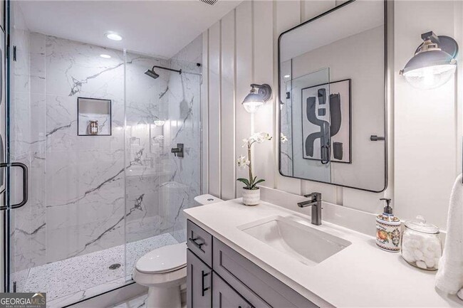 Building Photo - 605 Blake Ave SE