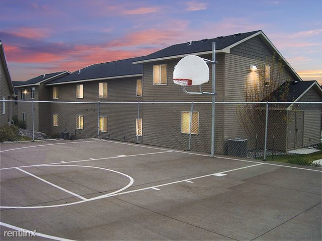 Building Photo - 1086 Country Club Rd