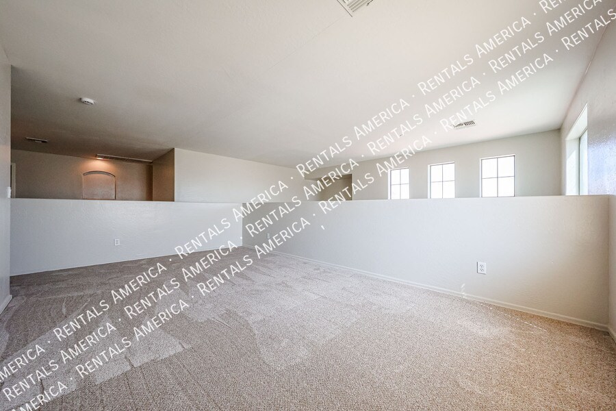 Building Photo - 1155 E Winchester Pl