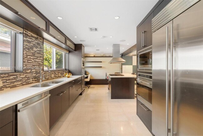 Building Photo - 9141 Abbott Ave