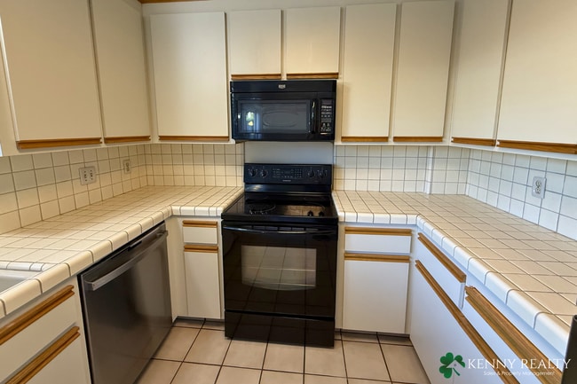 Building Photo - Spacious 3 Bedroom Home Near Parks & Schools in Foster City