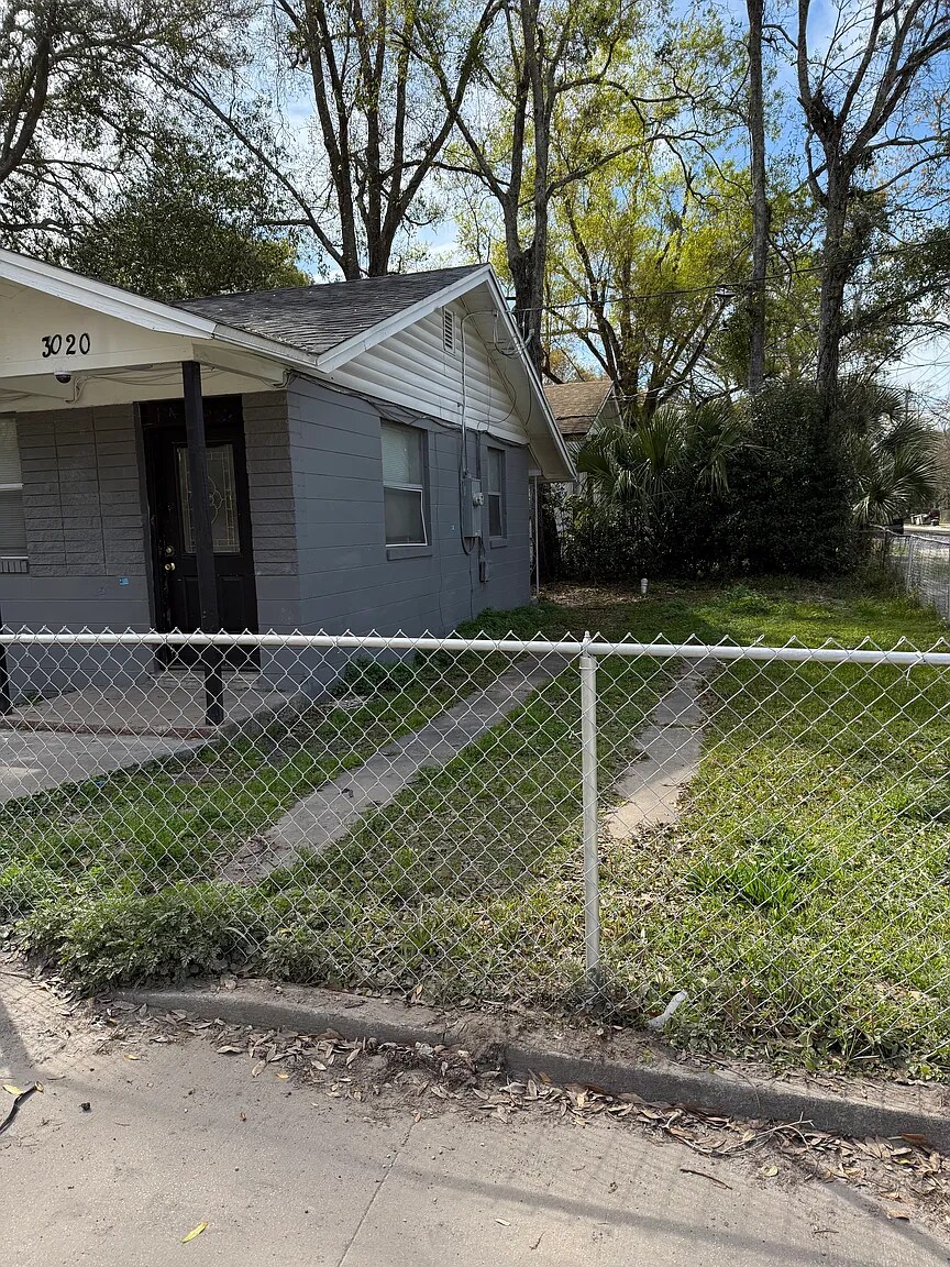 Building Photo - 3020 Barnett St