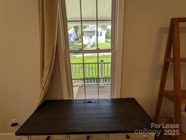 Building Photo - 29 Woodrow Ave