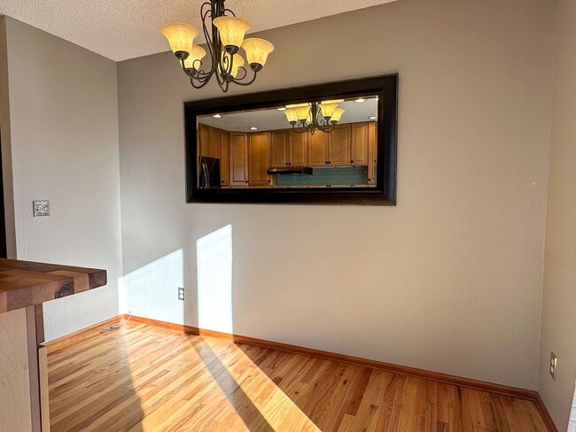 Building Photo - Beautiful TownHome Near Chatfield Reservoir