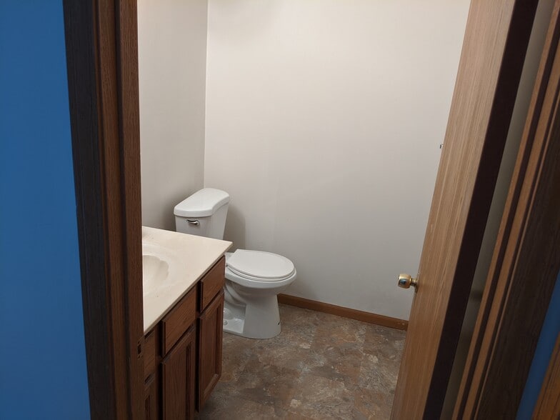 Half Bath - 3027 Pleasant St NW