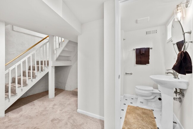 Building Photo - Charming Conshohocken Home | 2 Beds, 2 Baths, Finished Basement, Wine Cellar & 2 Parking Spaces
