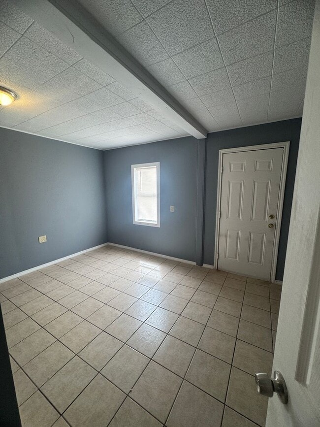 Building Photo - Remodeled 2 bedroom 1 bath