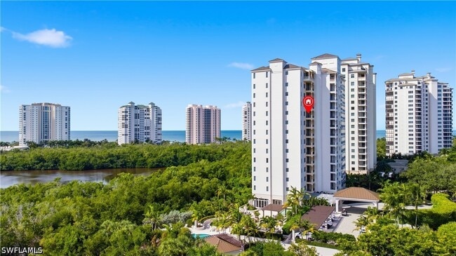 Building Photo - 8990 Bay Colony Dr
