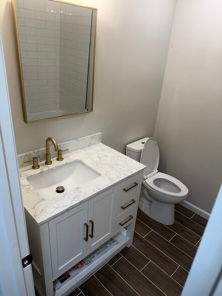 Building Photo - 2819 Reeves Ln