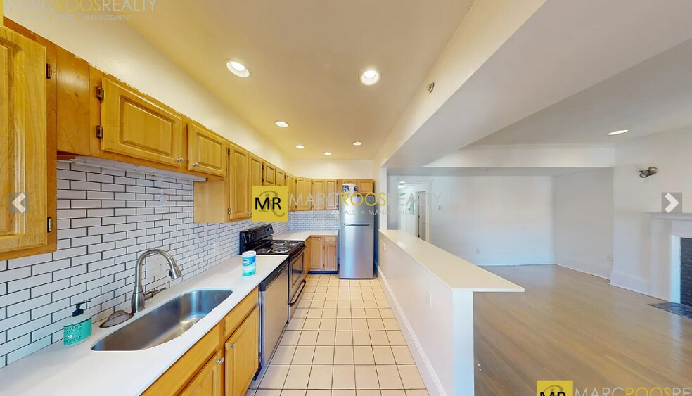 Building Photo - 1402 Beacon St