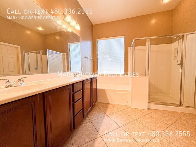 Building Photo - 1861 E Indigo Dr