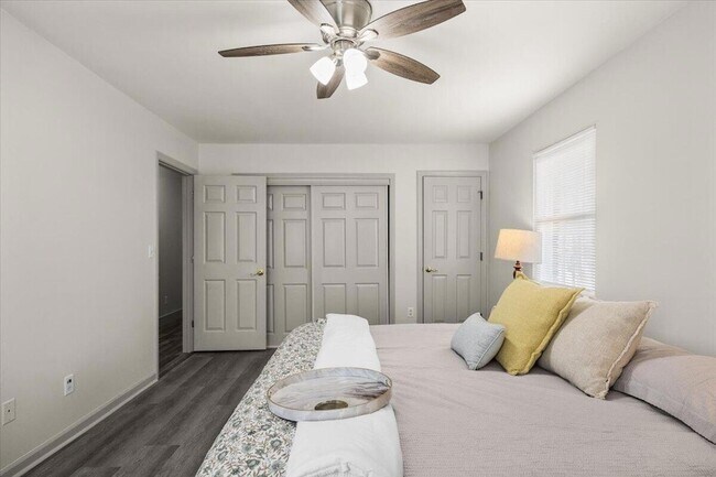 Building Photo - 9121 Potomac Dr