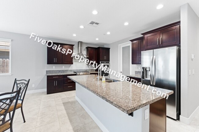 Building Photo - 571 Willow Ridge Ct