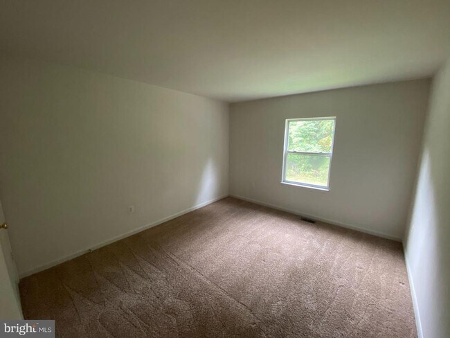 Building Photo - 10910 Coreys Way