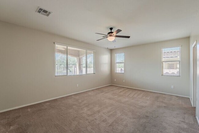 Building Photo - Modern 4 Bed Tucson Rental with Spacious K...