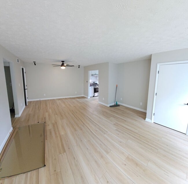 Building Photo - {MA3101}  COMPLETELY RENOVATED. Available ...