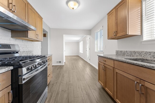 Building Photo - 8315 Flamingo St