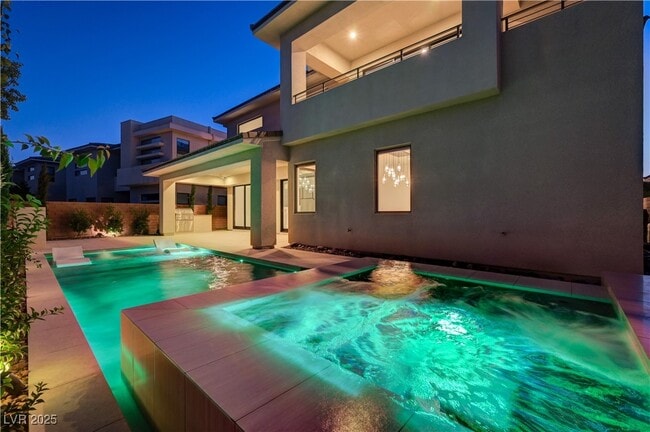 Building Photo - 68 Grey Feather Dr