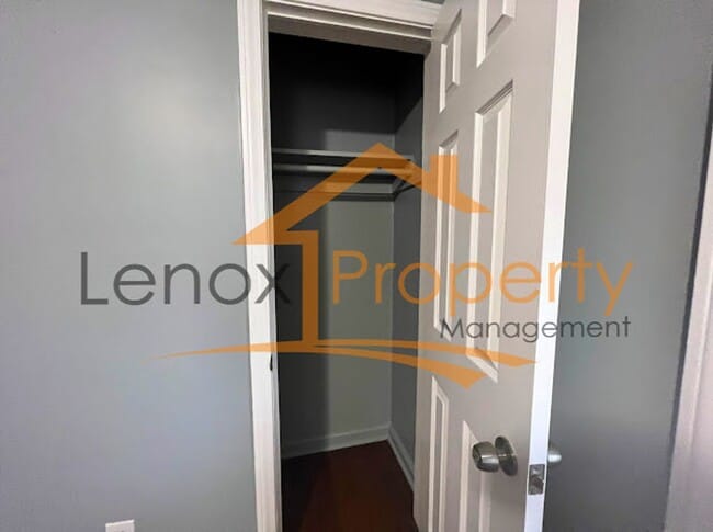 Building Photo - 4 Bedroom Home In Eastpointe