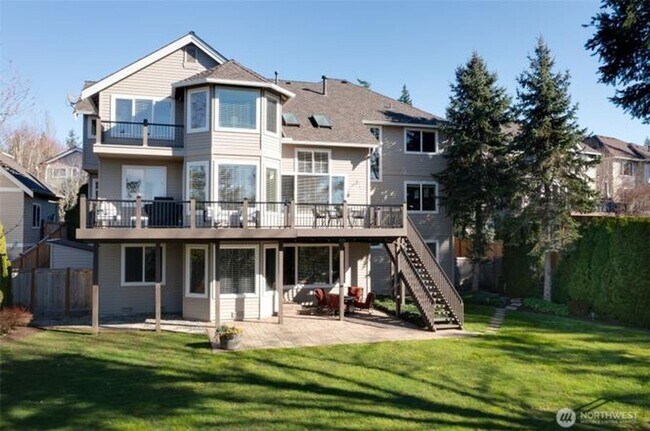 Building Photo - Luxury Living in sought after Sterling Woods