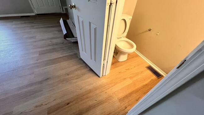 Building Photo - 1383 W Allen St